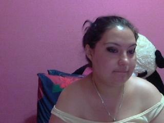 10647-bustyemma-webcam-large-tits-caucasian-pussy-shaved-pussy-webcam-model