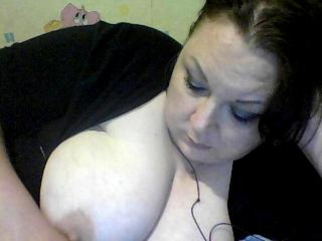 13737-kudesnitsa-female-caucasian-large-tits-brunette-webcam-model