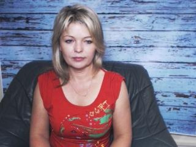 14437-valeriekiss-pussy-mature-webcam-model-tits-medium-tits-webcam