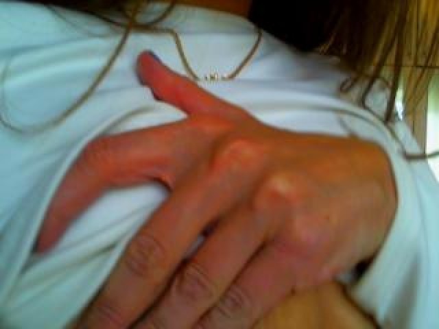 14671-marusyya-webcam-tits-shaved-pussy-brunette-webcam-model-medium-tits