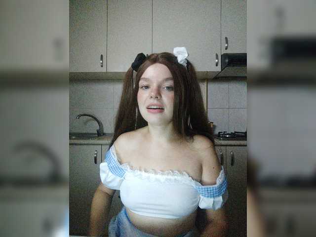 16615-cam-model-diprincess-cum-on-face-female-medium-tits-pussylicking-handjob