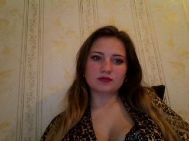 18116-irenferrari-webcam-brunette-pussy-shaved-pussy-green-eyes-medium-tits