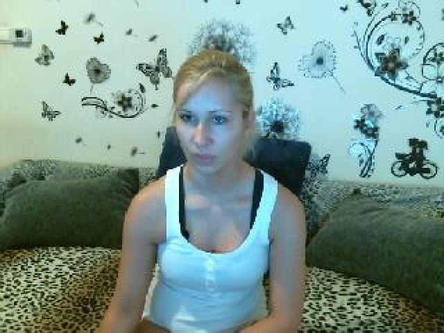 18660-kaceykandizz-webcam-model-caucasian-shaved-pussy-babe-green-eyes-webcam