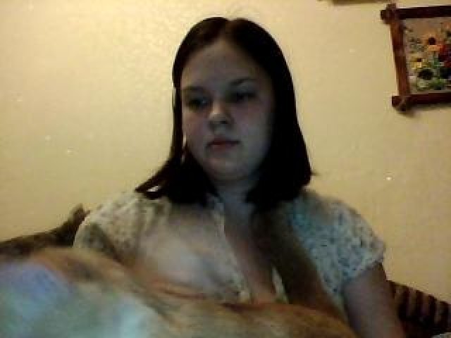 18696-chubbycheeks-tits-webcam-model-deepthroat-green-eyes-hairy-pussy