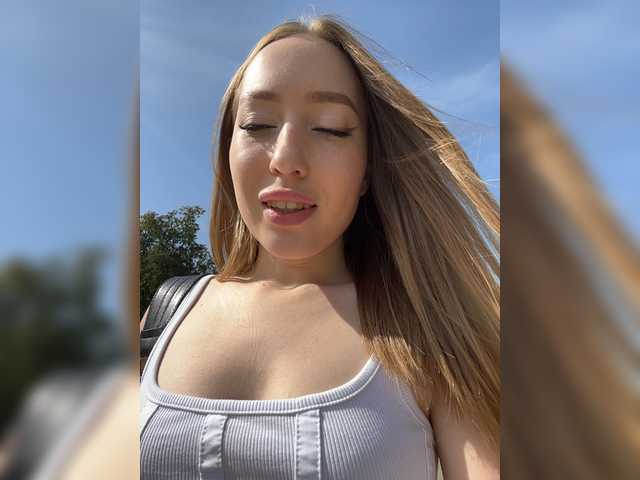 19874-cam-model-kirablake-webcam-medium-height-dildo-play-blonde-medium-butt