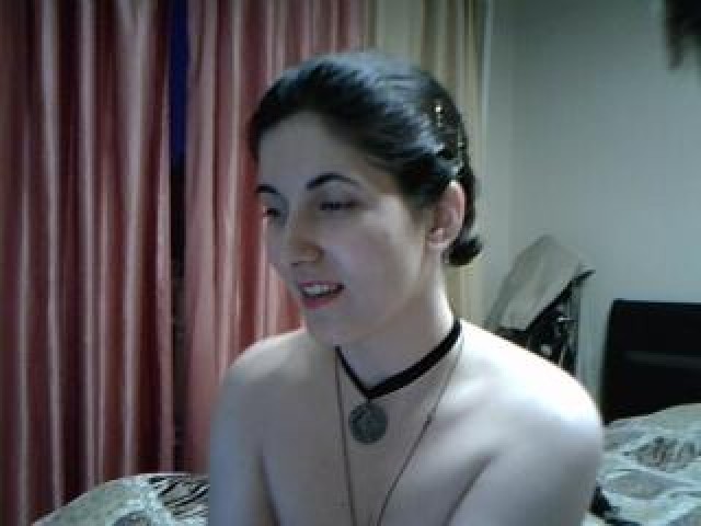20614-leakyhole-medium-tits-babe-webcam-model-female-brunette-webcam