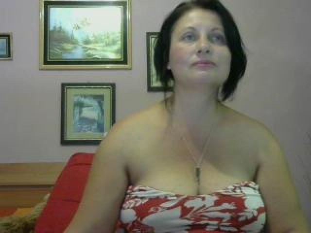 22662-ladyella41-green-eyes-webcam-pussy-caucasian-brunette-trimmed-pussy