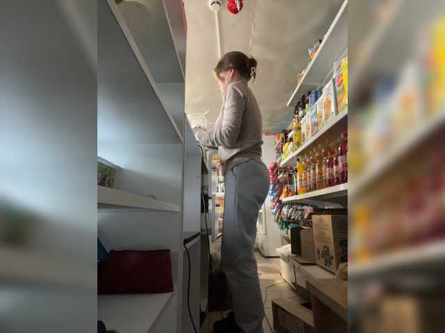 22738-cam-model-mylittlegi-mobile-live-girl-young-woman-chatting-english-russian