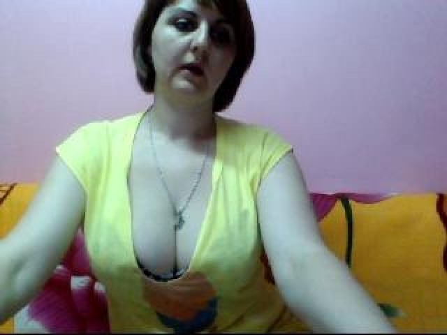 25729-flowerquee77-pussy-webcam-green-eyes-brunette-female-large-tits
