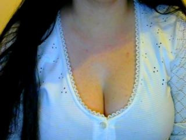 26741-yoursexxykim-medium-tits-webcam-shaved-pussy-babe-tits-brunette