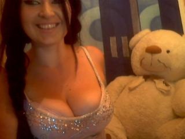 28886-triksi-tits-straight-middle-eastern-shaved-pussy-webcam-model