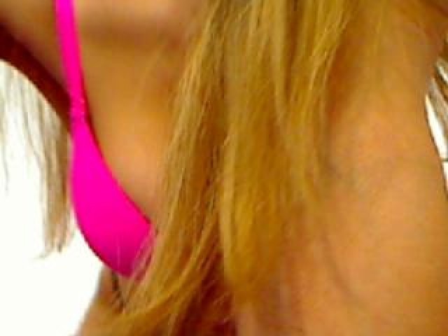29748-hotgirl1-female-webcam-model-tits-webcam-straight-green-eyes