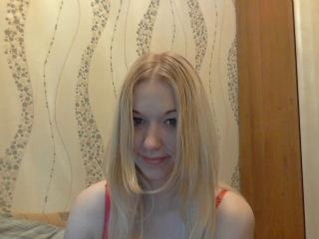 30180-lollaaax-blue-eyes-middle-eastern-webcam-female-pussy-tits