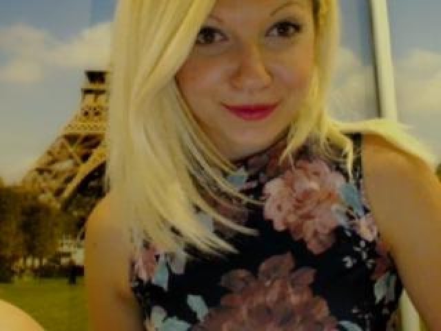 31104-leonna15-pussy-small-tits-teen-webcam-model-green-eyes-straight