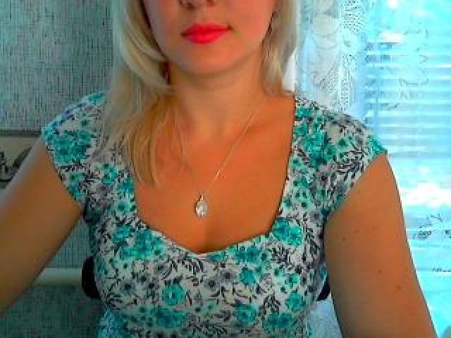 35792-dfjh-babe-trimmed-pussy-female-webcam-blue-eyes-large-tits