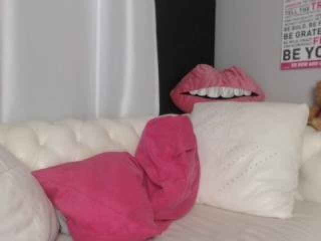 36656-calis21-straight-shaved-pussy-caucasian-webcam-webcam-model-female