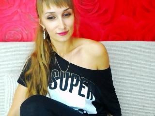 37222-mirandagirl-babe-caucasian-female-shaved-pussy-straight-brown-eyes