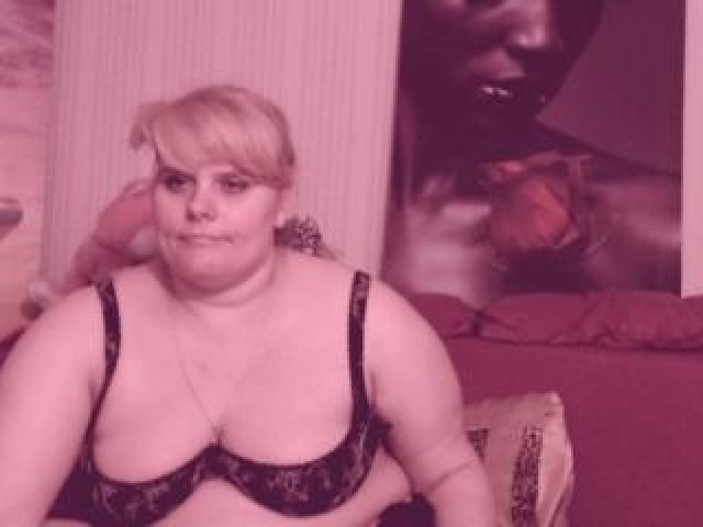 39492-ellashyfox-tits-webcam-pussy-webcam-model-large-tits-gray-eyes