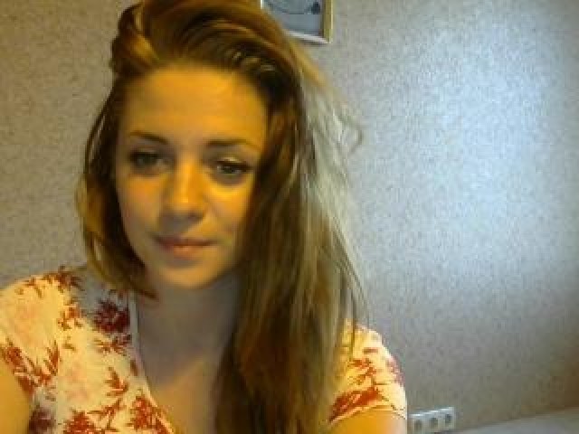 40692-carletxx-medium-tits-blue-eyes-pussy-blonde-female-webcam