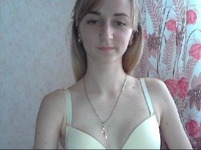 44550-niceviola1-blue-eyes-shaved-pussy-teen-caucasian-webcam-model-pussy