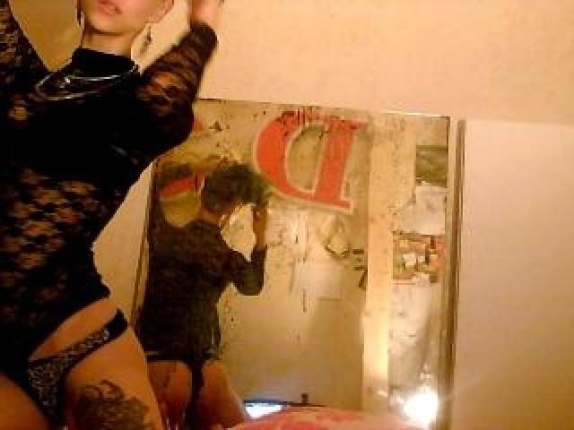 57277-widow666-webcam-model-teen-webcam-brunette-straight-green-eyes